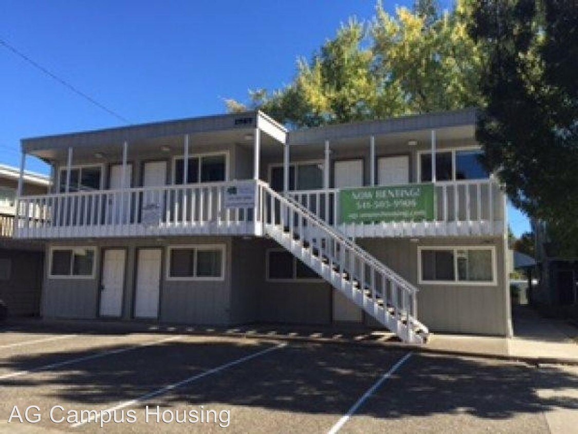 Foto principal - 3 br, 1 bath Apartment - 1747 Hilyard Alley
