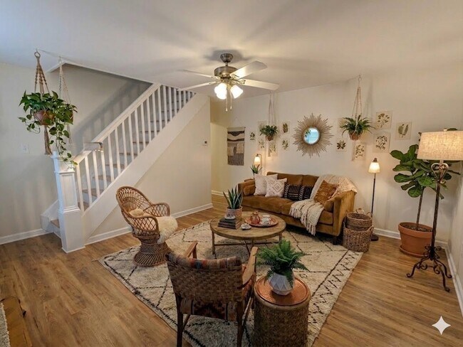 Sala de estar: decoración virtual - 2618 McCord St