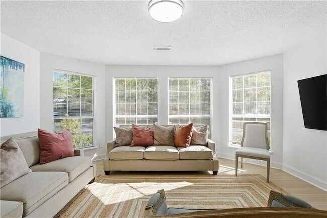 Foto del edificio - 904 Wentworth Ct