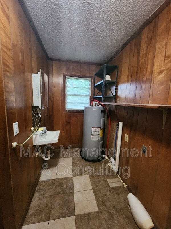 Foto del edificio - 565 Dixon Springs Hwy