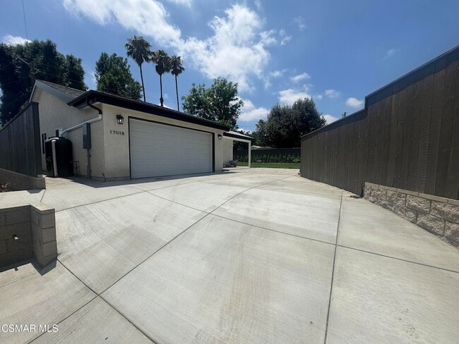 Building Photo - 17018 Midwood Dr