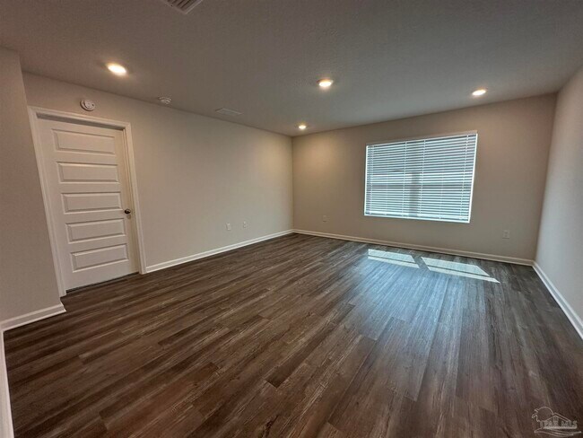 Foto del edificio - 4014 Whitetail Ln