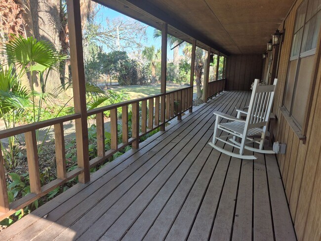 Foto del edificio - Cabin living in the suburbs