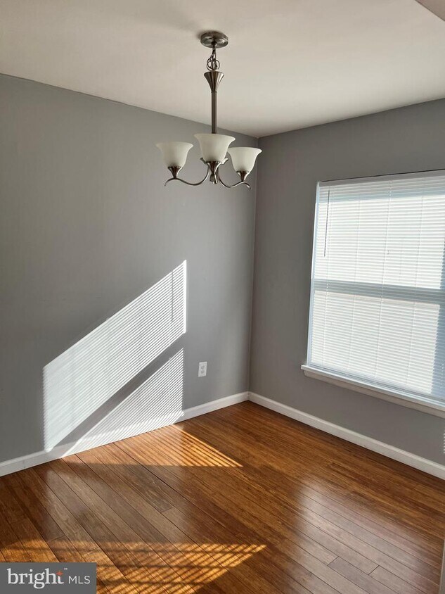 3827 St Barnabas Rd Unit T201, Hillcrest Heights, MD 20746 Room for