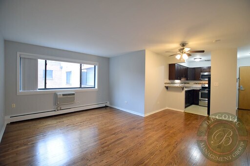 Building Photo - 6001 N Kenmore Ave