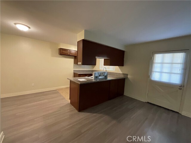 Foto del edificio - 6042 Lime Ave