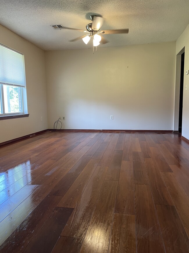 Living Room - 617 Scarlett Dr