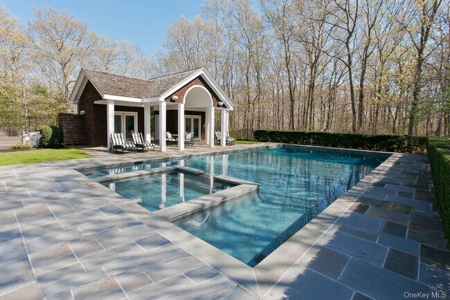 Foto del edificio - 1477 Deerfield Rd