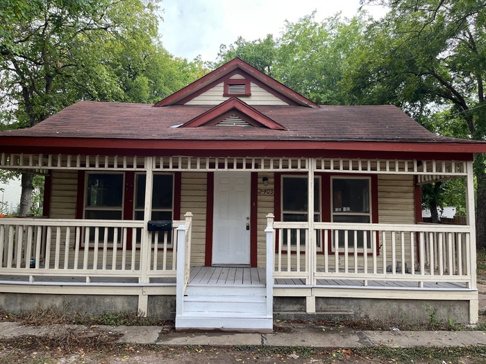 Primary Photo - Remodeled 4/2 Home For Rent