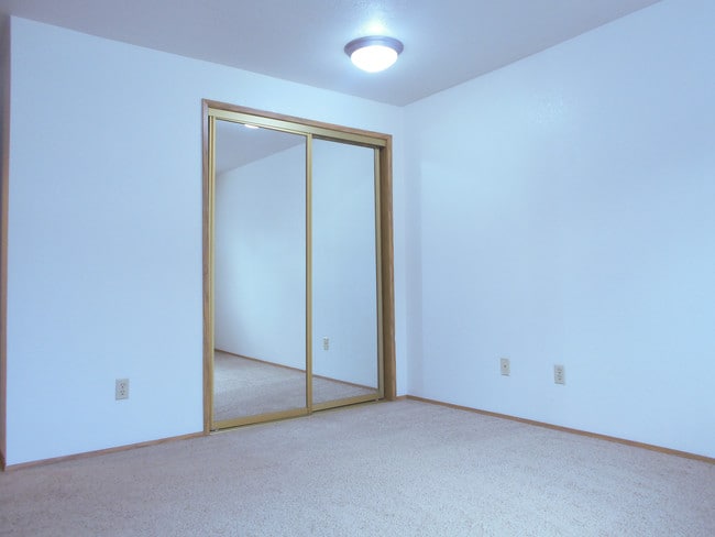 Building Photo - Forest Ridge Apartments