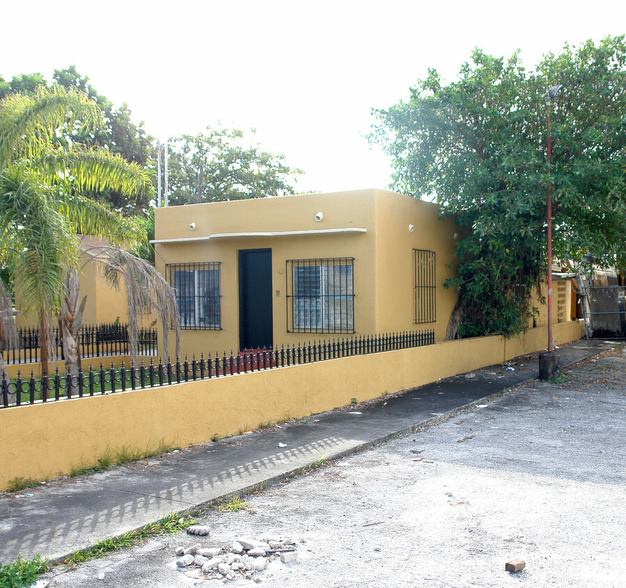 Building Photo - 1140 NW 79th St