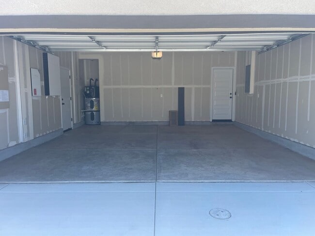 Building Photo - Brand New 5br Home - Waterfront at Westlake