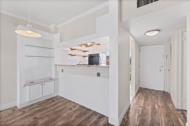 Foto del edificio - Spacious Riverview 1B/1B Condo