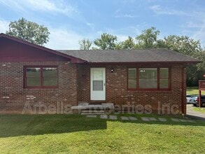 Building Photo - 915 Kendrick Creek Rd