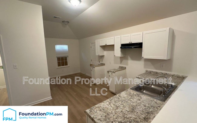 Building Photo - 3376 Bestway Dr