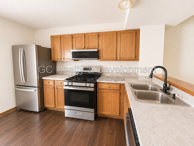 Building Photo - 312 Fieldstone Ct