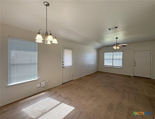 Building Photo - 2706 Ashley Dr