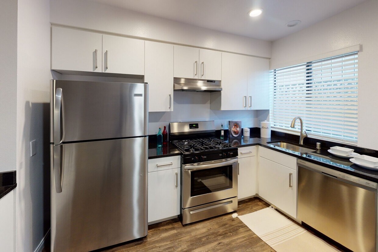 Mentone Apartments Apartments in Los Angeles, CA