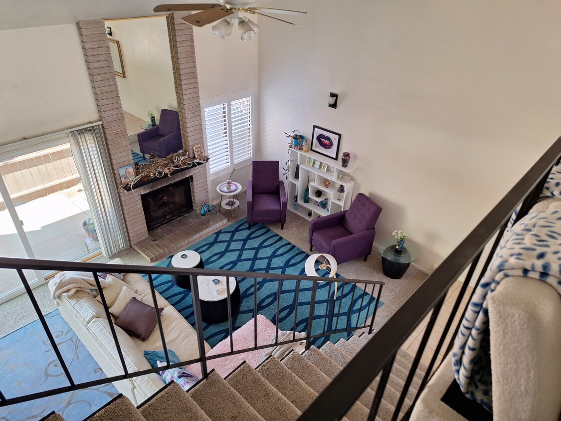 Cathedral ceilings - 4162 Marigene Ct