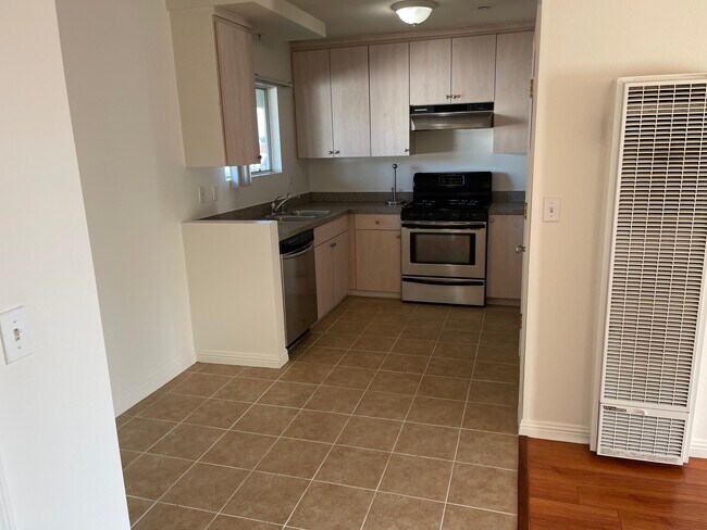 Clean appliances - 5421 La Mirada Ave