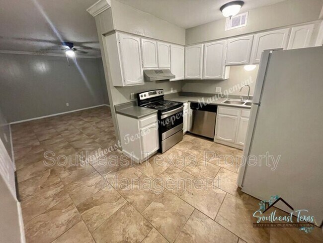 Foto del edificio - 2160 Merriman St