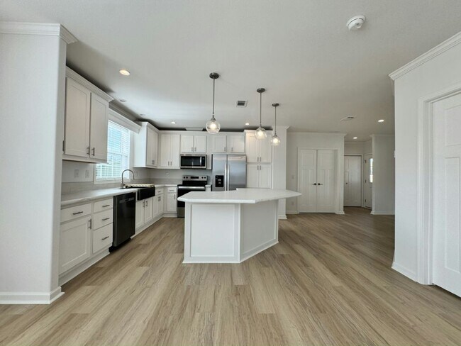Building Photo - 3070 SW 108th Pl