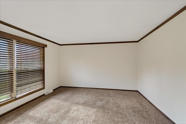 Building Photo - 1806 Golden Oak Ln