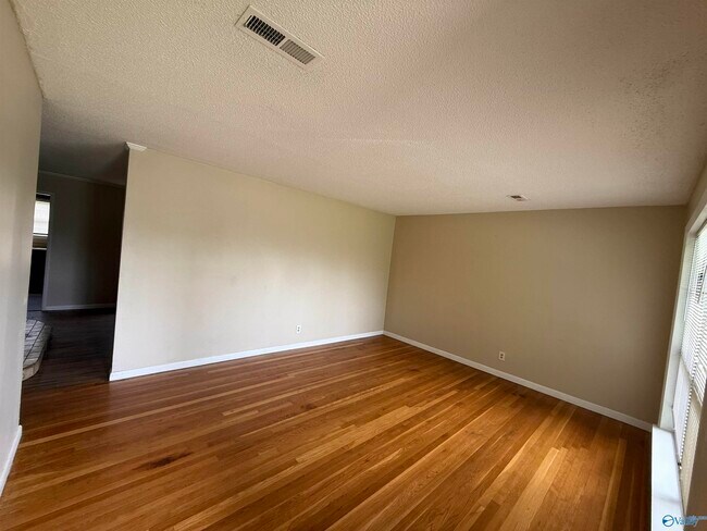 Foto del edificio - 641 Dawson Terrace NW