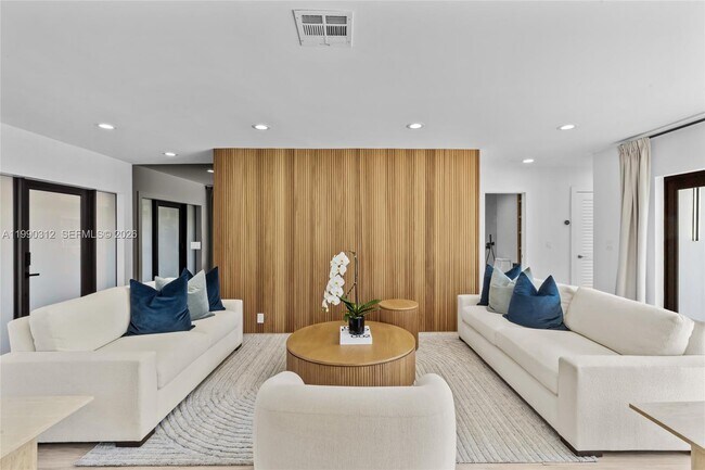 Foto del edificio - 116 W 1st Ct