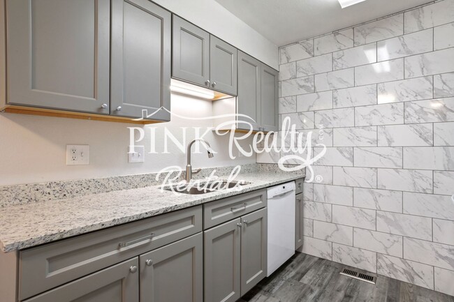 Foto del edificio - Cutie Condo in Woodland Park!
