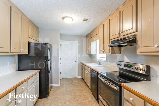 Foto del edificio - 99 Bishop Woods Ct