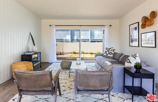 Foto del edificio - 6453 Sycamore Meadows Dr