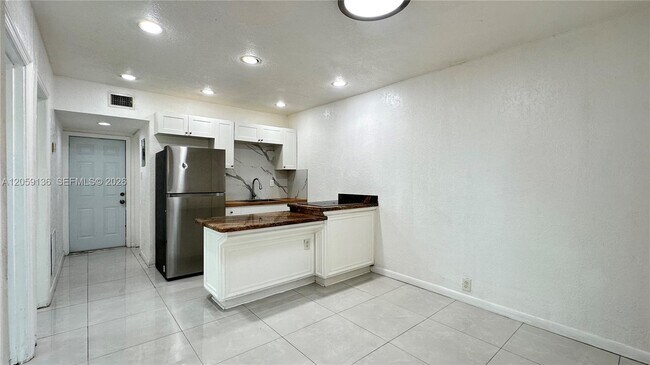 Foto del edificio - 2220 Charleston St