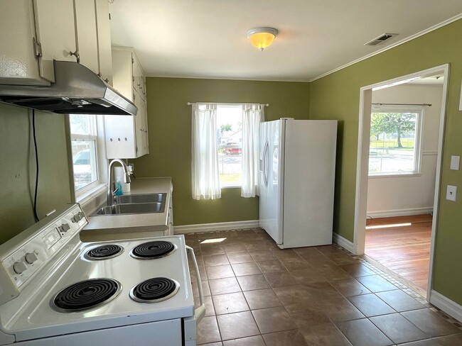 Building Photo - Cute and Cozy Two Bedroom Home in Richland