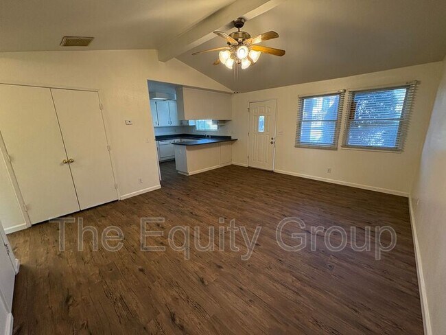 Foto del edificio - 103 W Laurel Ave