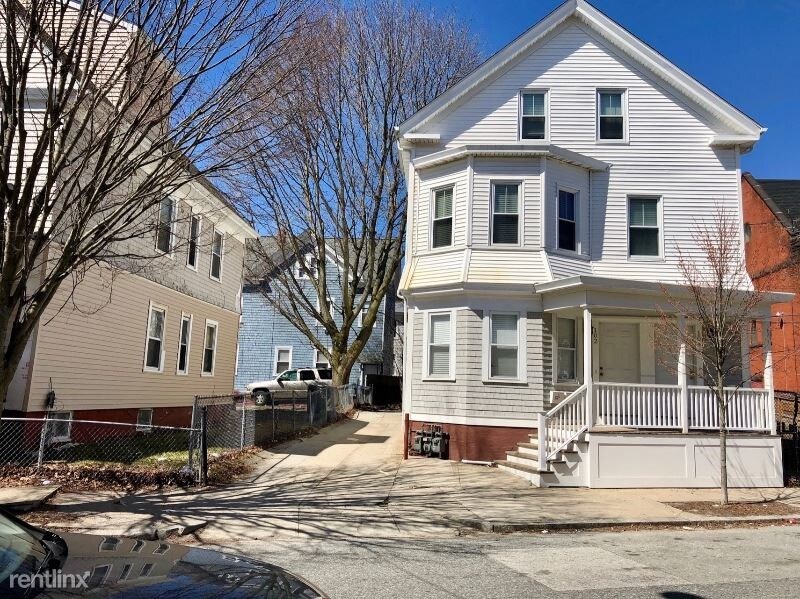 102104 Ruggles St, Providence, RI 02908 Room for Rent in Providence