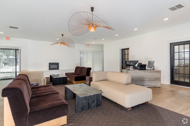 Leasing Office - Windward Forest