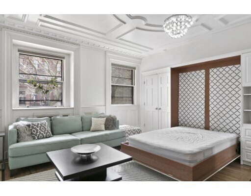 Primary Photo - 322 Beacon St