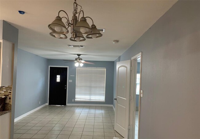 Building Photo - 1204 Turtle Creek Blvd