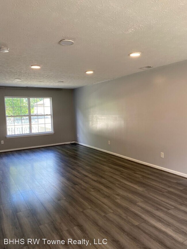 Building Photo - 3 br, 2.5 bath House - 128 Colonial Avenue