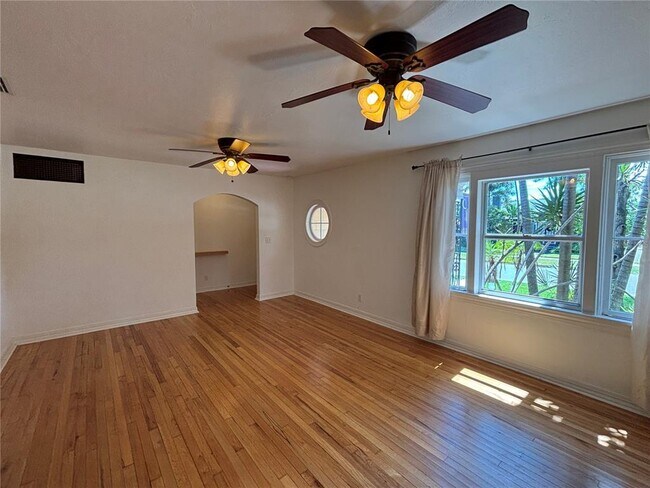 Foto del edificio - 495 24th Ave N