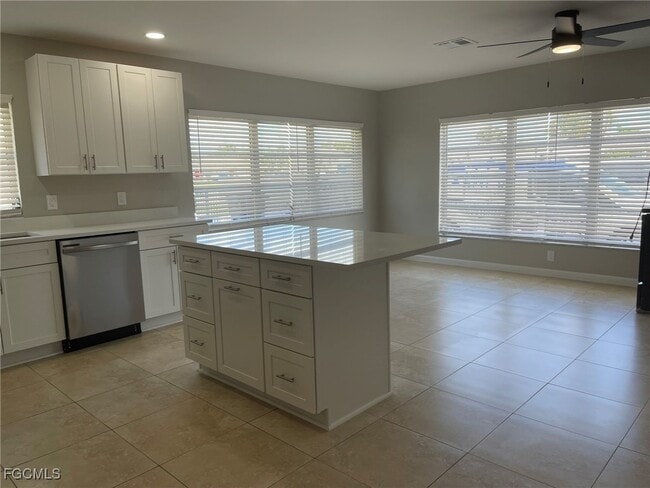 Foto del edificio - 608 SE 46th Ln