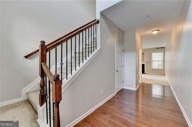 Building Photo - 3335 Castleberry Village Cir