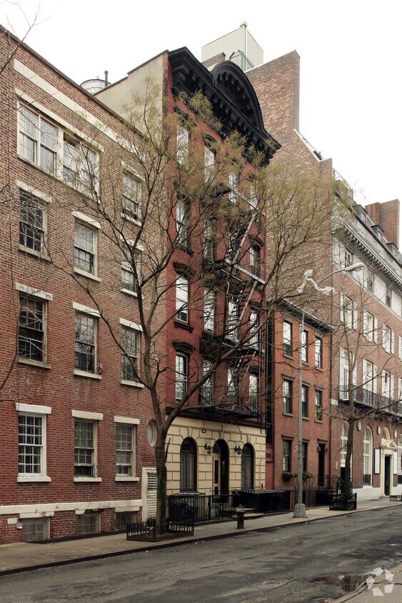 Primary Photo - 23 Barrow St