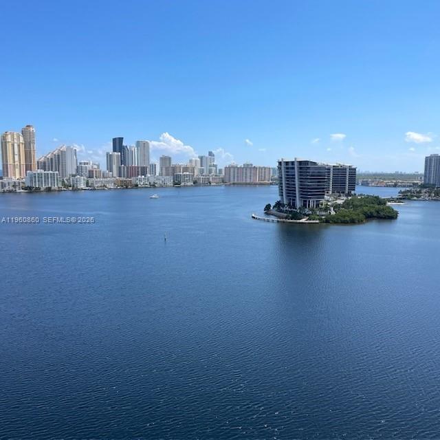 Foto del edificio - 3530 Mystic Pointe Dr