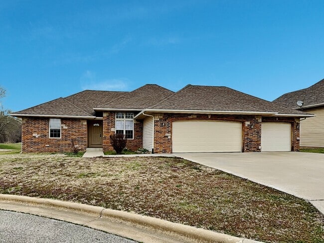 Building Photo - 409 Cottage Pl