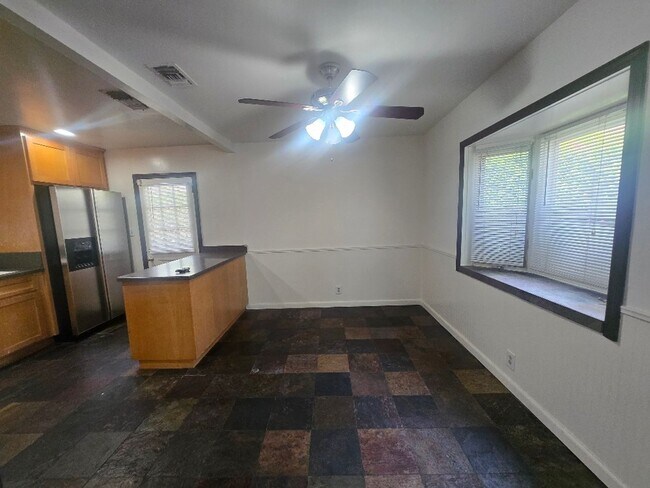 Foto del edificio - 2 Bedroom in La Crescenta