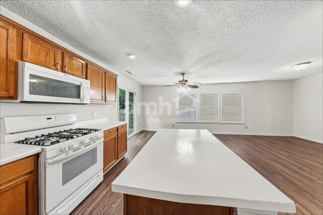 Foto del edificio - 5631 Hammermill Dr