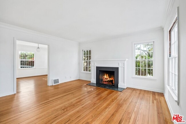 Building Photo - 5818 W 8th St