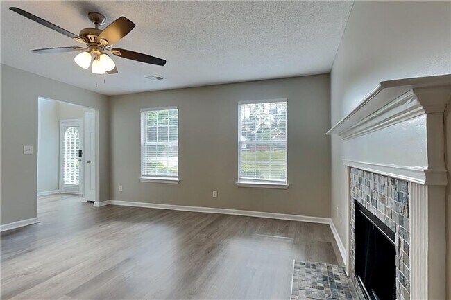 Building Photo - 6469 Lester Ln